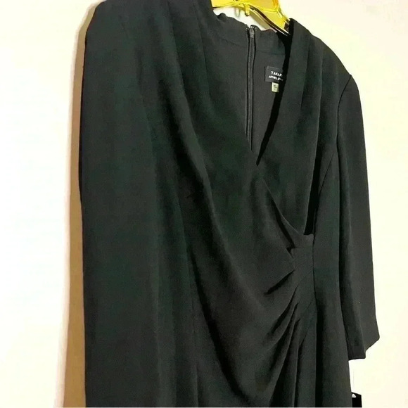 TAHARI ASL Ruched Waist Crepe Sheath Career Dress 3/4 Sleeve Black Size 8, NWT - Picture 2 of 5